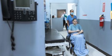 Алкогольна абстиненція 2027: скільки триває, як полегшити симптоми