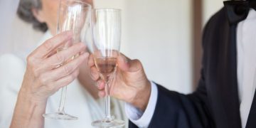 Тости на весіллі: 40 готових від батьків, друзів, свідка