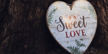 5 років весілля: дерев'яна річниця, подарунки, святкування, 40 привітань