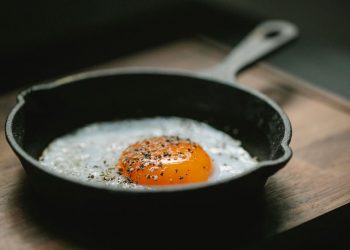6 років весілля: чавунна річниця, що дарувати, 40 привітань