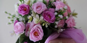 17 років весілля: розова річниця, що дарувати, 40 привітань