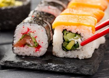 Японская кухня в столице: как выбрать и заказать качественные суши в Киеве