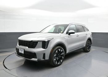Інноваційний та практичний: огляд комплектацій та цін нового Kia Sorento