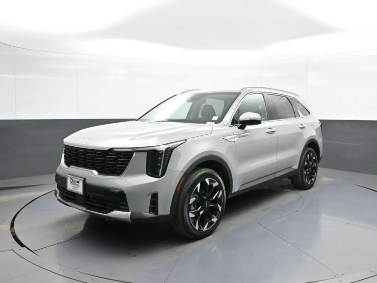 Інноваційний та практичний: огляд комплектацій та цін нового Kia Sorento