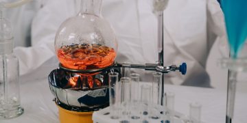 Лабораторне обладнання для дистиляції
