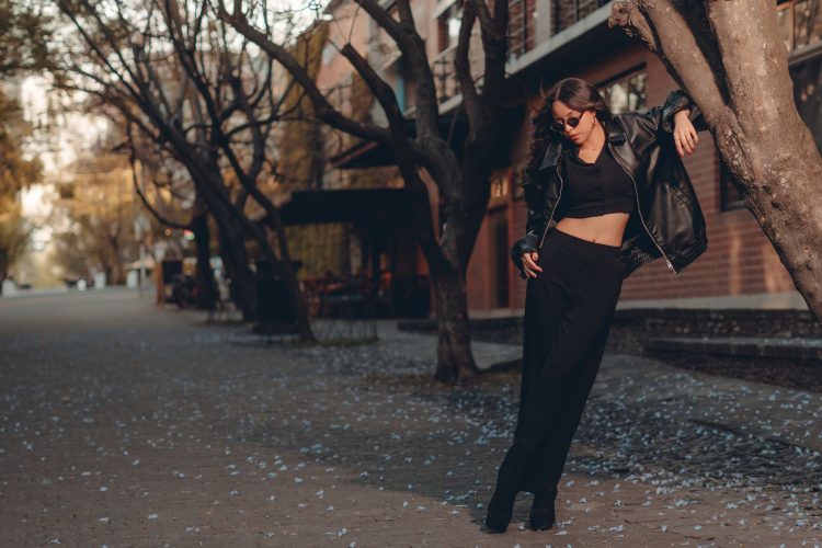 Стильний образ жінки у міжсезонні