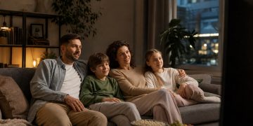 Інтернет і телебачення одним пакетом: коли це вигідно, а коли переплата