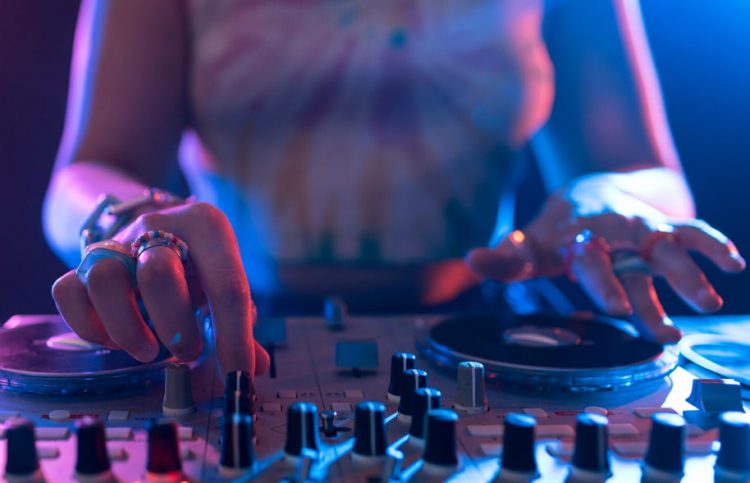 Кісс ФМ - електронна музика, DJ-сети та сучасний радіоефір