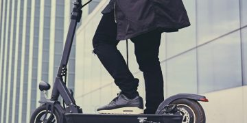 Почему электросамокат теряет мощность при движении: как найти причину