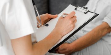 Апендицит: перші симптоми у дорослих, діагностика та сучасні методи лікування