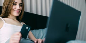 Цифровий кредит: як пройти верифікацію онлайн та отримати готівку на будь-яку картку через застосунок Unex Bank