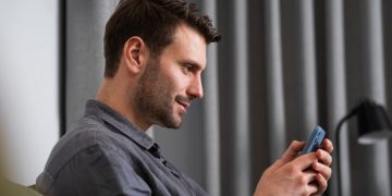 Почему дорогие мужские мастурбаторы стоят как смартфон?