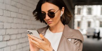 Як обрати ідеальні AirPods для роботи та розваг: огляд лінійки, мікрофонів і шумозаглушення