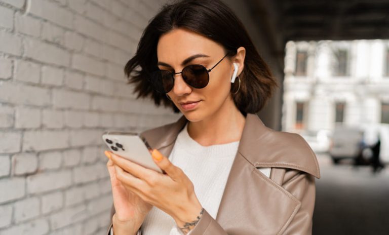 Як обрати ідеальні AirPods для роботи та розваг: огляд лінійки, мікрофонів і шумозаглушення